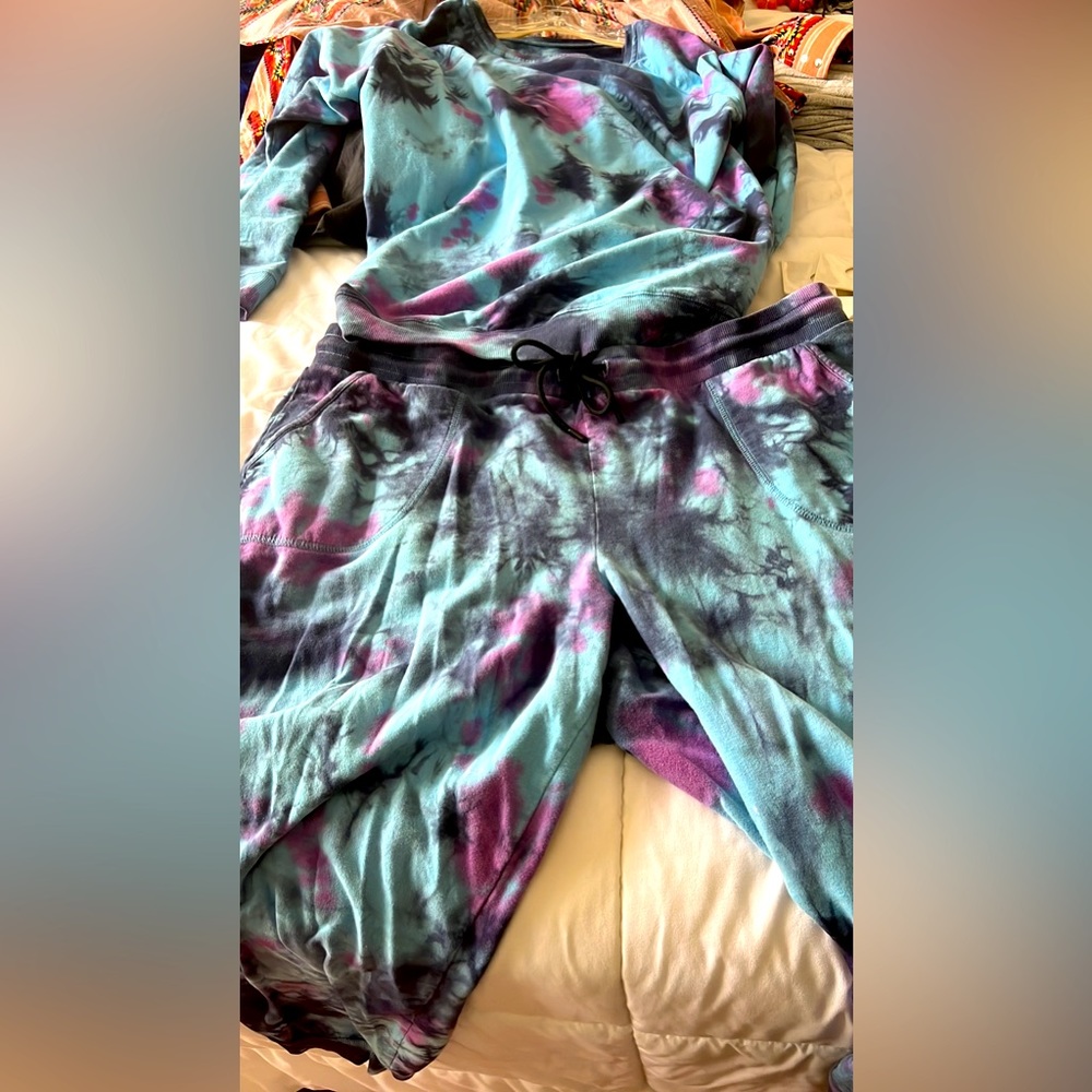 TORRID 3X TIE DYE SWEATSUIT